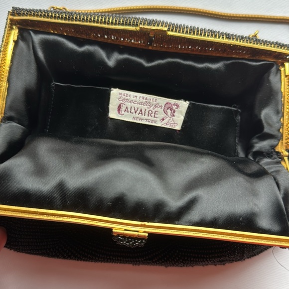 Vintage Calvaire New York beaded purse. Made in France. - Picture 4 of 5